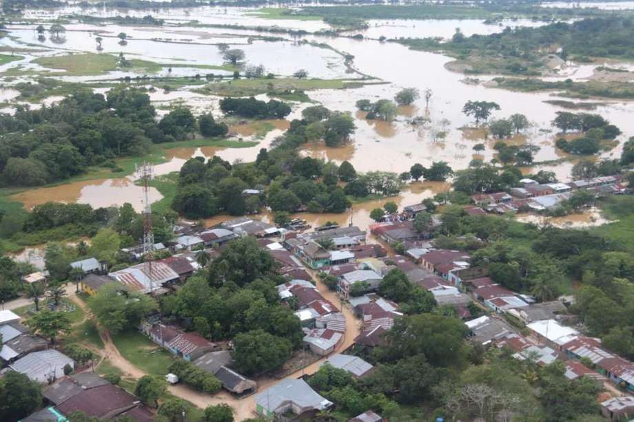 En el municipio de El Bagre, Antioquia, 700 familias se vieron afectadas por las inundaciones de sus hogares y cultivos.