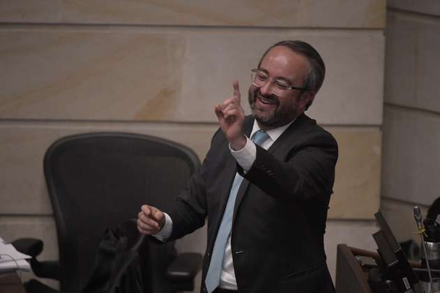 “Marionetas”: Corte Suprema abre investigación contra senador Ciro Alejandro Ramírez