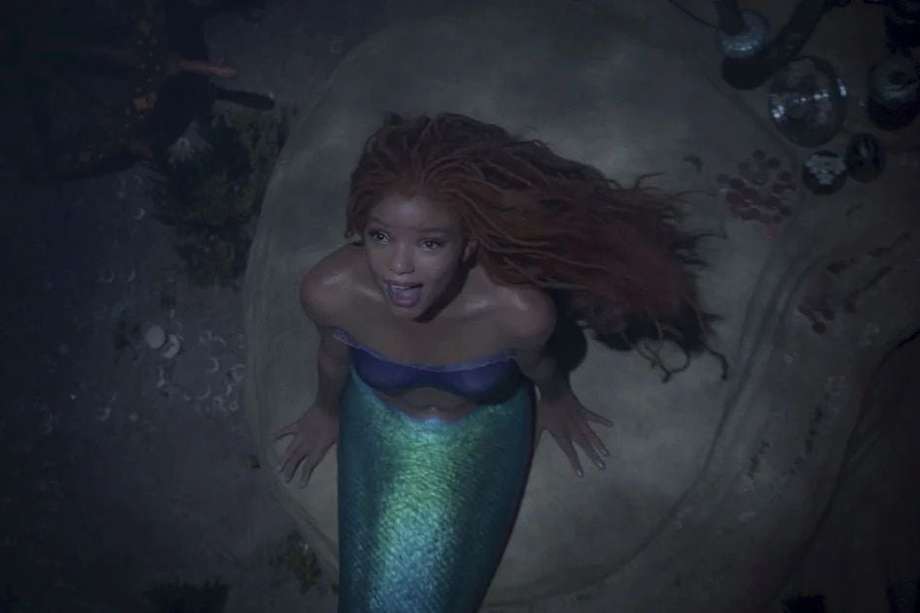 Halle Bailey en su interpretación de Ariel en la versión de imagen real de "La Sirenita".