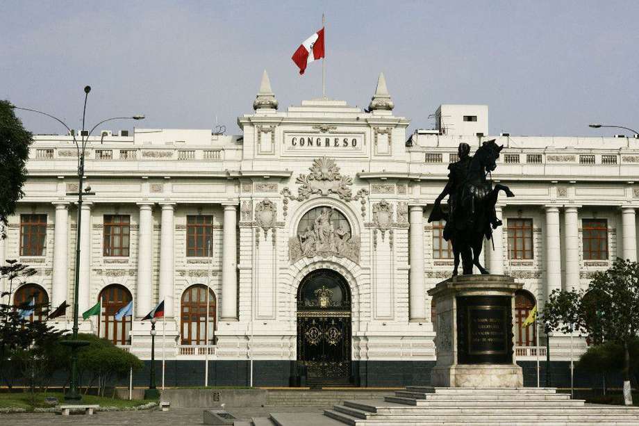 El Congreso de Perú aprobó el retiro anticipado de pensiones.