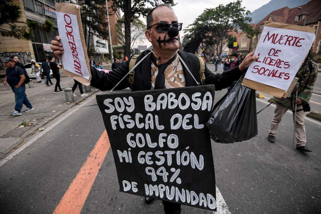 Entre los manifestantes hubo ciudadanos que protestaron por la gestión del fiscal Francisco Barbosa, quien culmina su periodo el próximo 12 de febrero.