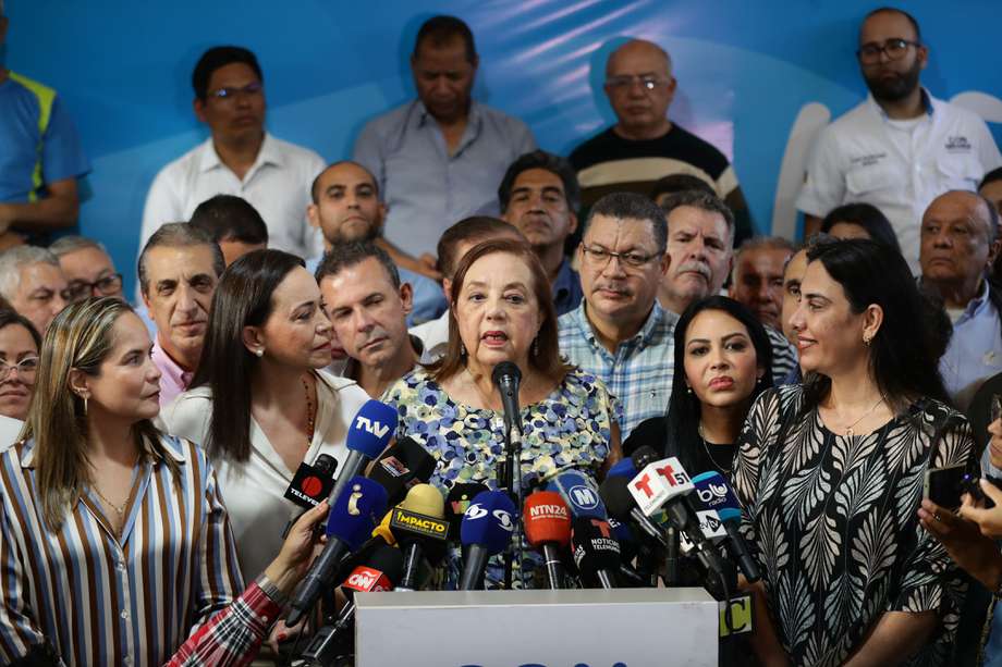 María Corina Machado y Corina Yoris el día que anunciaron que la académica fue designada por unanimidad como la candidata de la Plataforma Unitaria. 