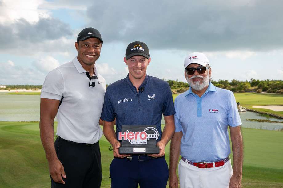 Los golfistas Tiger Woods, Matt Fitzpatrick y Pawan Munjal, CEO de Hero Motor. // Hero World Challenge