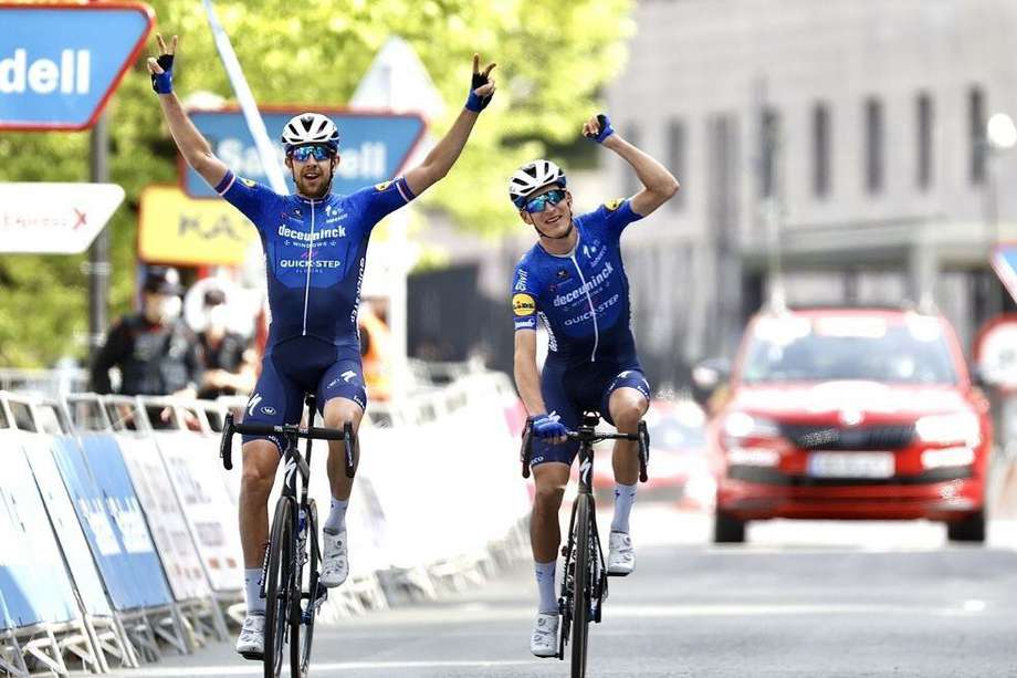 Deceuninck - Quick Step hizo el uno-dos en el podio de la Vuelta al País Vasco.