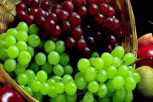 Un nuevo estudio muestra que el resveratrol, en las uvas o el vino tinto, preserva la masa muscular y la fuerza. / Pixabay