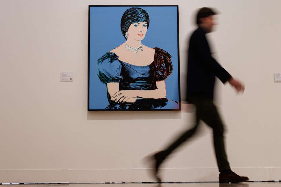 El retrato de Diana de Gales realizado por Andy Warhol tiene un precio de salida de 1,8 millones de libras (2,1 millones de euros), y forma parte de una subasta de obras del siglo XX de la casa de subastas Phillips en Reino Unido.