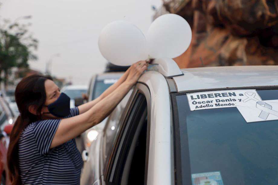 Decenas de personas participaron en una movilización el domingo 13 de septiembre en Concepción (Paraguay)  junto a la familia del exvicepresidente Óscar Denis, de 74 años, para pedir su liberación al Ejército del Pueblo Paraguayo (EPP) / EFE