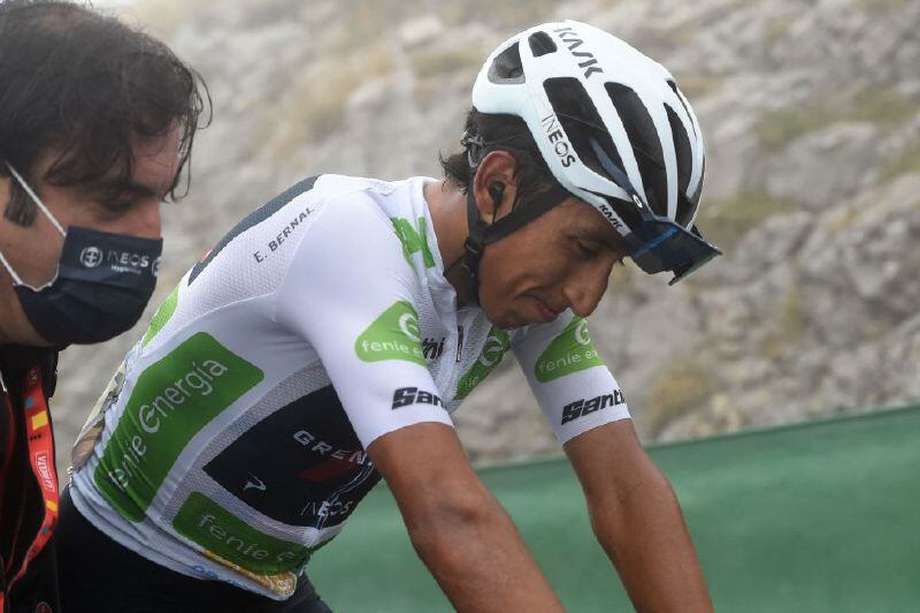 El mundo del ciclismo sigue pendiente de la evolución de la salud del ciclista colombiano Egan Bernal.