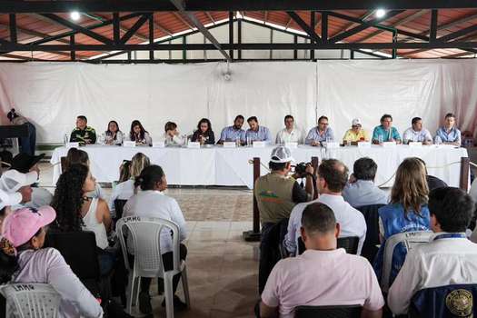 Instalación del PMUV en Mesetas, Meta, para discutir los problemas de seguridad que enfrentan las 200 familias que viven en el ETCR de Mariana Páez.