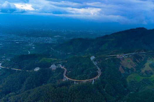 Yarumo Blanco, el viaducto más representativo del Cruce de la Cordillera Central.