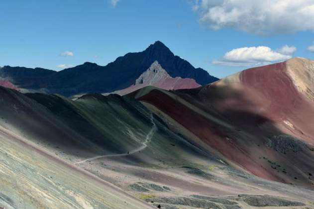 La famosa montaña de los siete colores de Perú es parte de una concesión minera