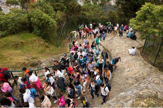 El 71 % de los turistas que visitan el Cerro de Monserrate son extranjeros, según el Instituto Distrital de Turismo (IDT).  / Tomada de Twitter: @IDRD