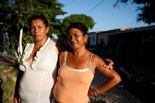 Yoladis Zúñiga y Petronila Mendoza se despojaron de su condición de víctimas para ayudar a otras mujeres a enfrentar el horror de la guerra. / Camilo Aldana