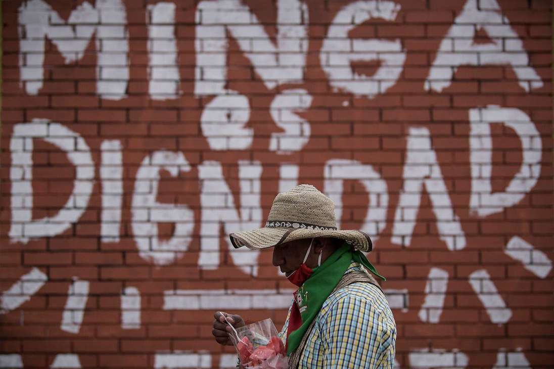 Cuatro días después de que iniciara el recorrido desde Cali, la minga social y comunitaria llegó ayer a Bogotá con el firme propósito de lograr una audiencia con el presidente, Iván Duque, y presentarle los reclamos de las comunidades del suroccidente del país.