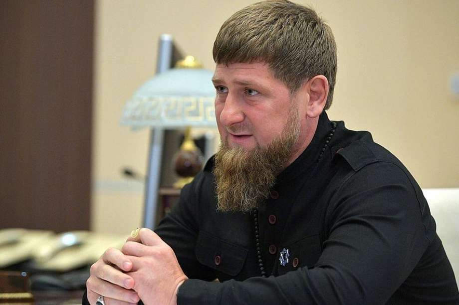 Desde 2007, Ramzan Kadyrov es el jefe de la República de Chechenia y mantiene, por petición de Vladímir Putin, el control sobre la zona.
