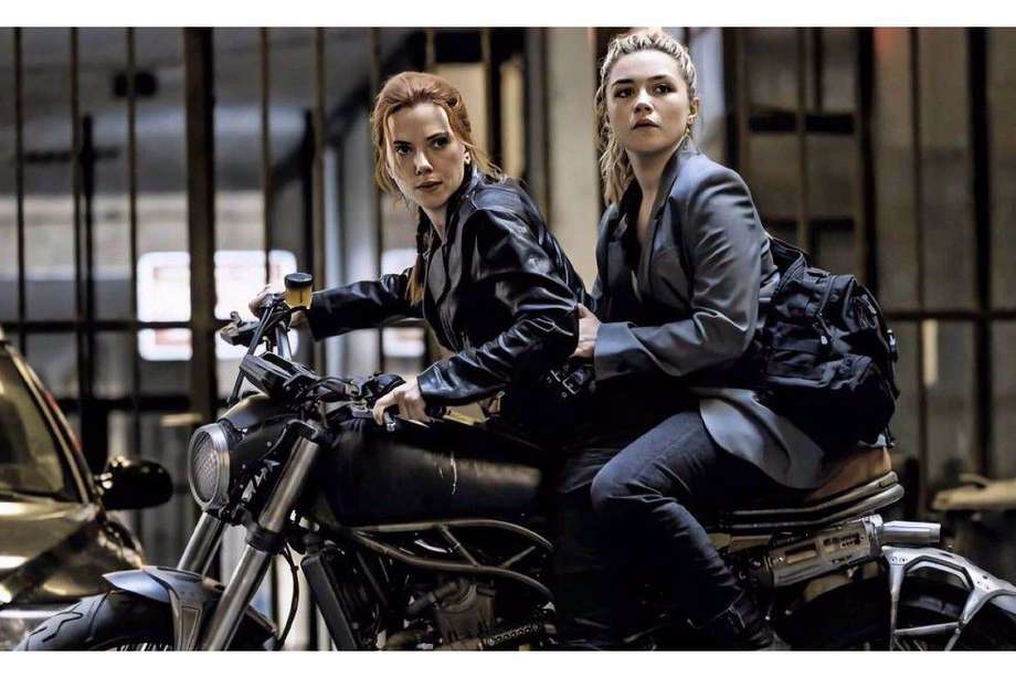 Scarlett Johansson y Florence Pugh en una escena de "Viuda Negra".