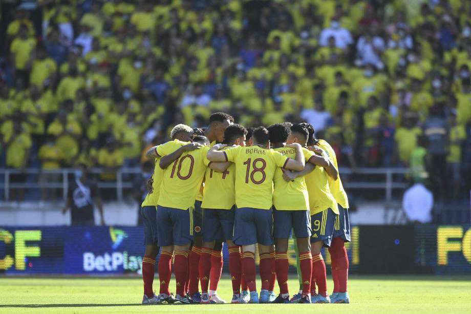 Los jugadores de Colombia, antes del duelo contra Perú.