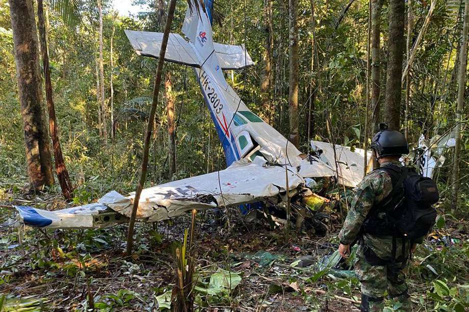 De acuerdo con la Defensa Civil, la desaparición de la aeronave se dio luego de que el piloto de la aeronave reportara fallas en el motor.
