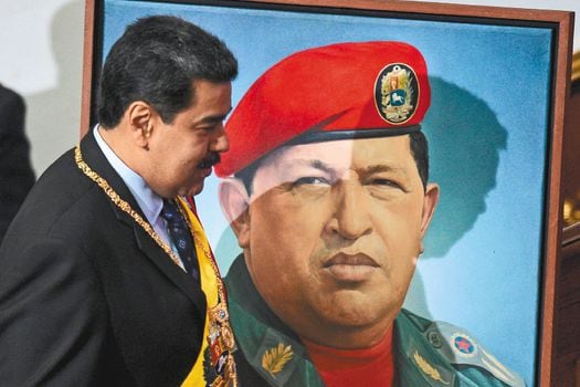 Según William Ospina, “si los enemigos del régimen no han invadido a Venezuela es porque saben que a pesar de Maduro mucha gente saldría a defender al país por gratitud con Chávez”.  
