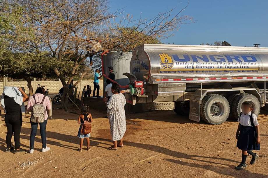 Los 40 carrotanques que adquirió la UNGRD, y por los cuales hay denuncias de sobrecostos, ya recorren La Guajira.