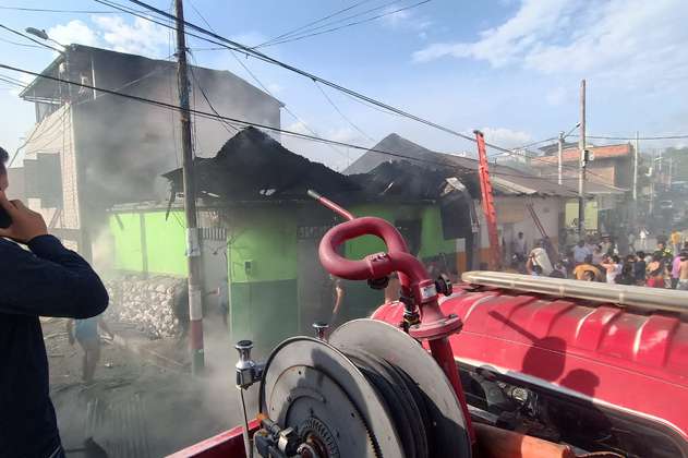 Incendio en una ferretería de Viotá deja 5 personas heridas