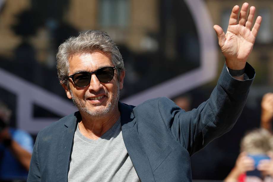 El actor argentino posa su llegada a la capital donostiarra durante la celebración del Festival Internacional de Cine de San Sebastián.