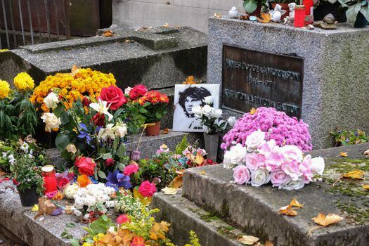 Jim Morrison, una de las tumbas más visitadas de París.