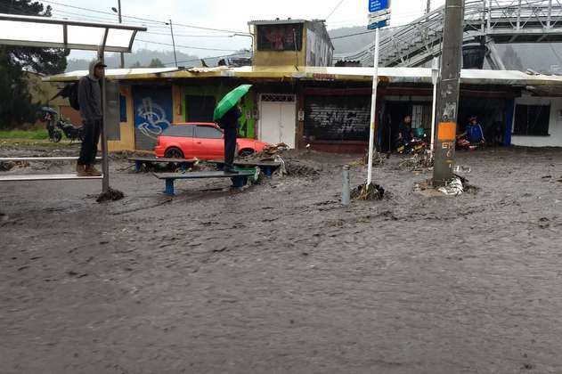 Fuertes lluvias generan inundaciones en vía a La Calera y en varios sectores de Bogotá