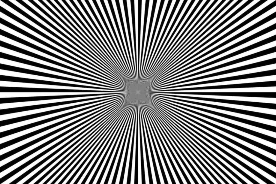 Esta es una típica ilusión óptia en donde las líneas estáticas parecen en movimiento. /Pixabay