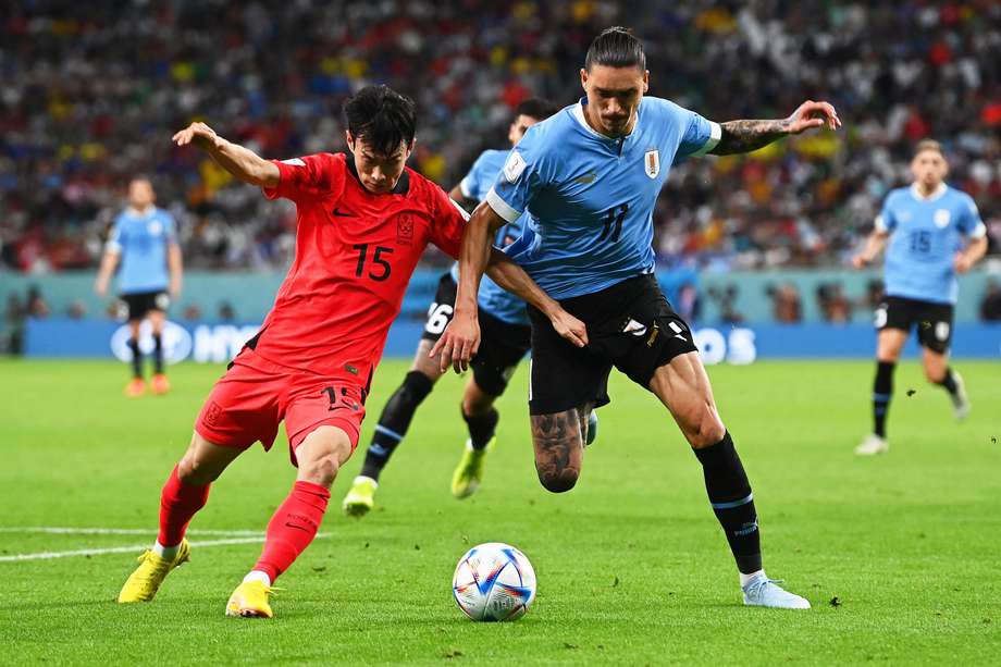 Uruguay y Corea en su debut en el "Education City Stadium" de Doha.