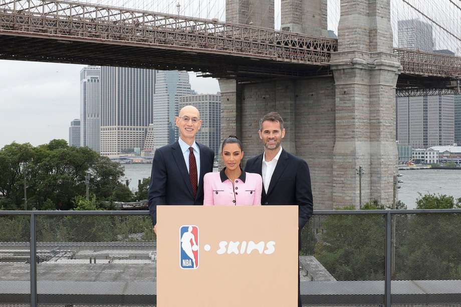 La reconocida figura estadounidense cerró un acuerdo con la NBA que se anunció este lunes 30 de octubre por medio de redes sociales.