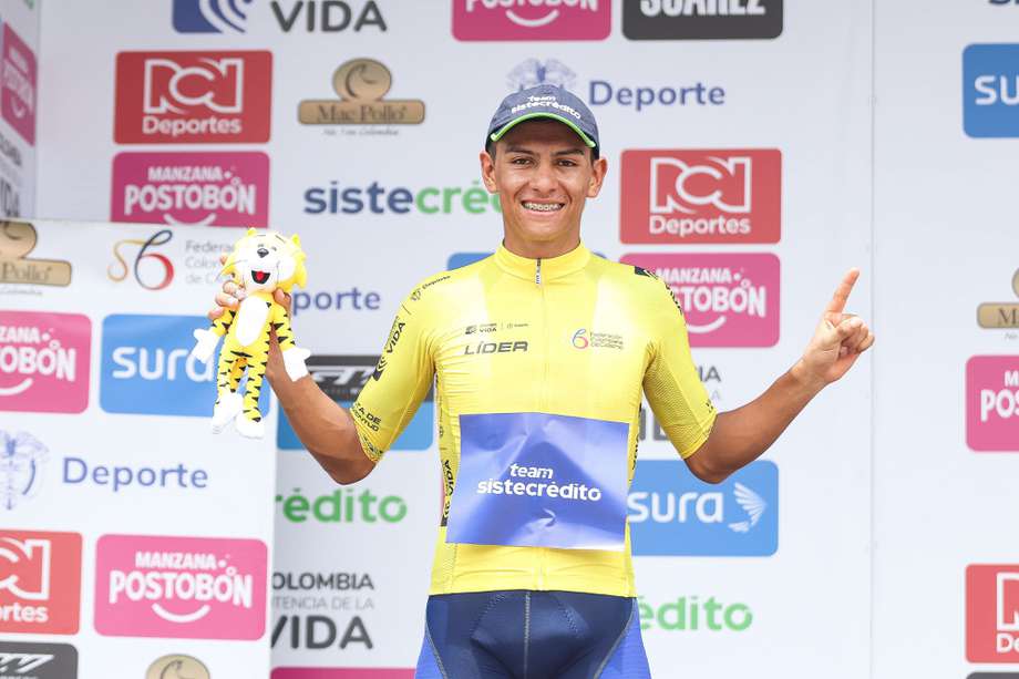 Héctor Ferney Molina del Team Sistecrédito se llevó la cuarta etapa de la Vuelta a la Juventud.
