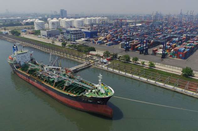 Petroleros de países sancionados se acumulan en puertos de  China por virus