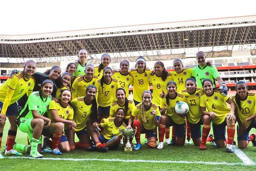 Selección de Colombia Femenina tras ganar en Cali.