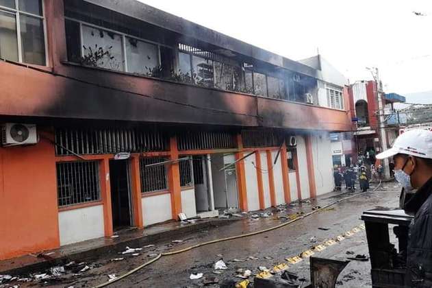 Disturbios en La Plata, Huila, terminaron con la Alcaldía incinerada