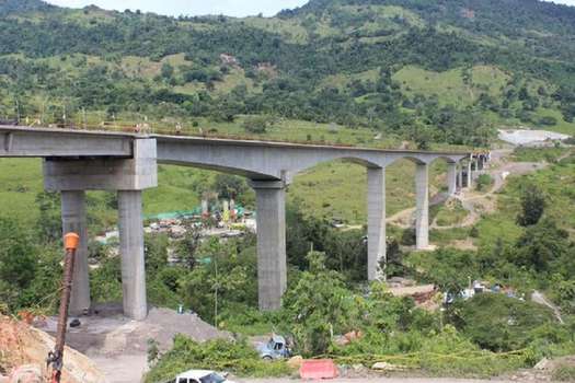La construcción de la vía que conecta a Bucaramanga-Barrancabermeja-Yondó inició en 2015. 