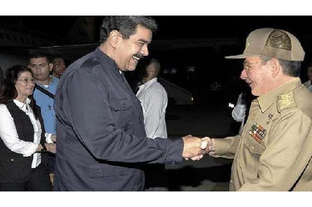 Raúl Castro despide a Nicolás Maduro tras donación por el huracán Irma