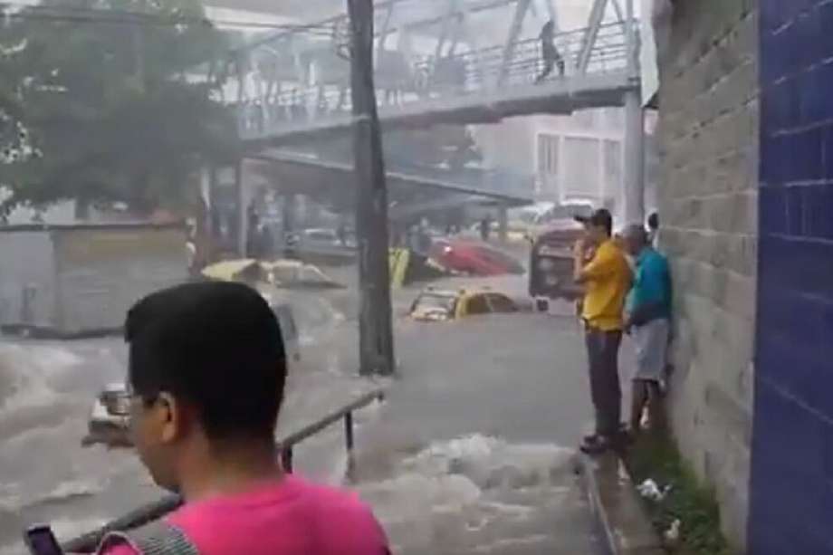Las lluvias del 5 de octubre en Barranquilla causaron caos en la ciudad. Usuarios en redes sociales reportaron inundaciones.