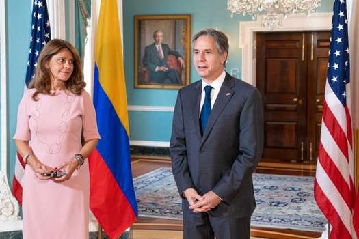 La vicepresidenta y canciller colombiana, Marta Lucía Ramírez, junto al secretario de Estado de EE. UU., Antony Blinken.