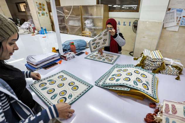 Artesanos egipcios se abren camino en mercados mundiales del lujo