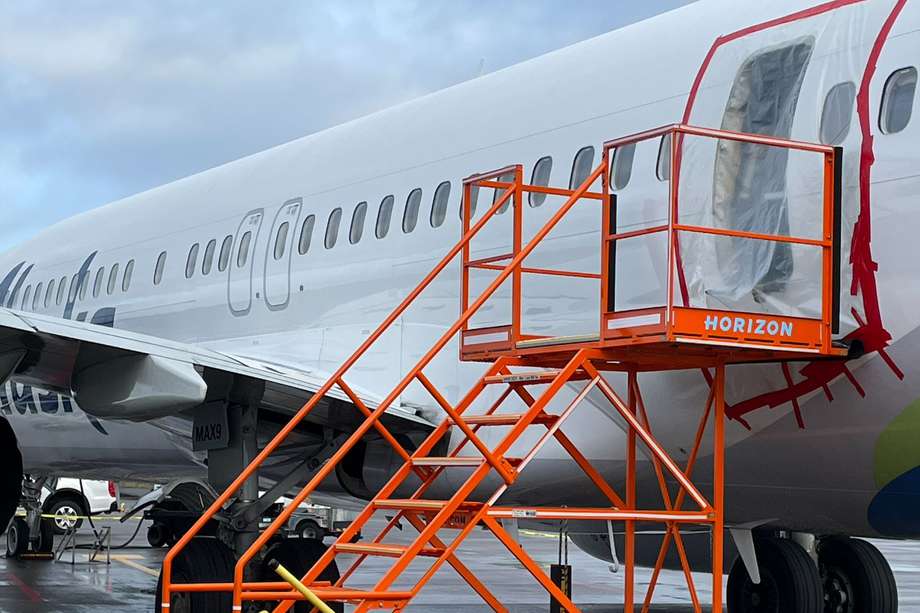 En enero, la puerta de un Boeing 737 Max 9 salió disparada durante un vuelo y fue necesario un aterrizaje de emergencia en Portland, Estados Unidos. 