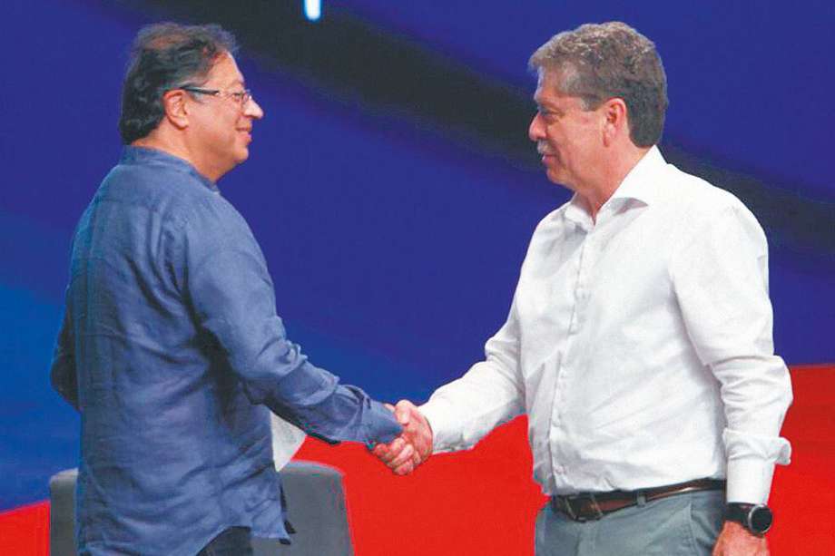 El presidente Gustavo Petro y el presidente de la ANDI conversaron en el Séptimo Congreso Empresarial Colombiano. / EFE
