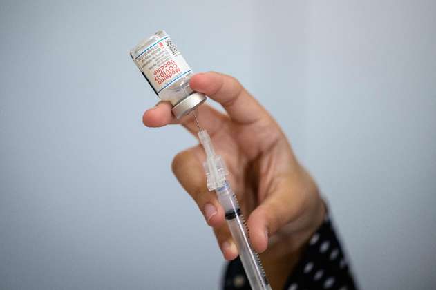 Invima autoriza vacuna Moderna contra el covid-19 a partir de los seis meses de edad