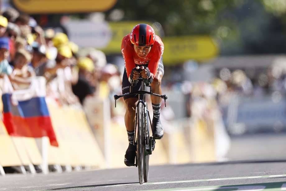 Tras la contrarreloj de 40,7 kilómetros de este sábado, Nairo Quintana se aseguró el sexto puesto de la general del Tour de Francia 2022. (Ciclismo, Francia) EFE/EPA/GUILLAUME HORCAJUELO
