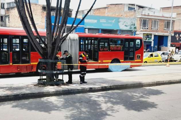 Peatón falleció tras ser arrollado por bus de Transmilenio en la Avenida Caracas
