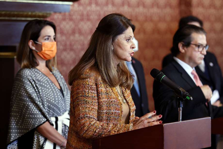 La vicepresidenta y canciller de Colombia, Marta Lucia Ramírez, habla durante una rueda de prensa en Bogotá.