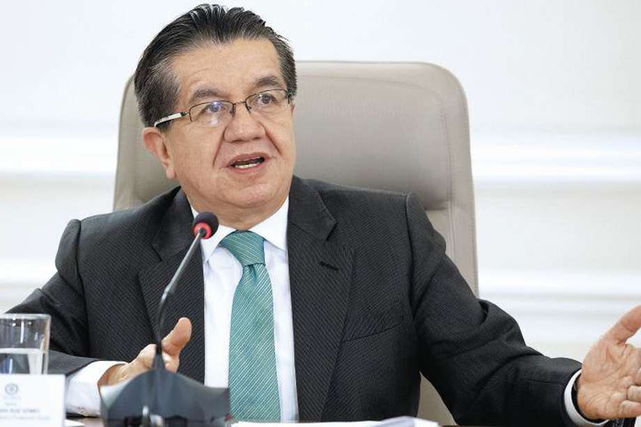 Fernando Ruiz, ministro de Salud, dice que el país no se puede confiar porque existe un riesgo de rebrotes en el futuro. 