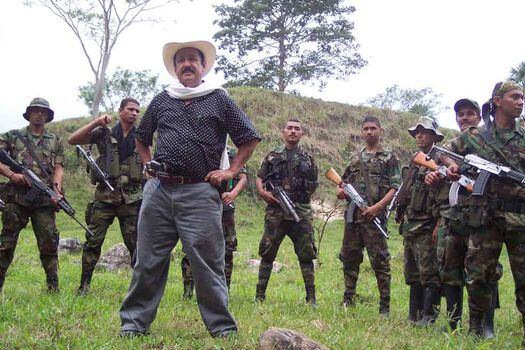 Hernan Giraldo, comandante de las autodefensa, Bloque Resistencia Tayrona, desmovilizados en febrero 3 de 2006.Foto: Armando NeiraFebrero de 2006.