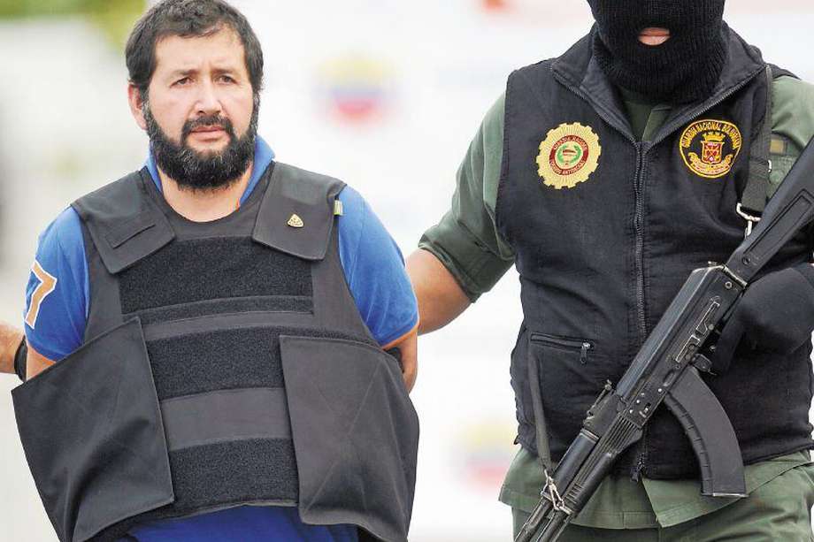 Colombian drug dealer Daniel "El Loco" Barrera is seen in Caracas before being deported to Colombia, on November 14, 2012. AFP PHOTO/LEO RAMIREZ