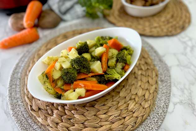 Receta de vegetales y papa con aderezo de cilantro 